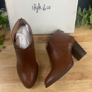 Style & Co Brown Monyaa Booties, 8.5M